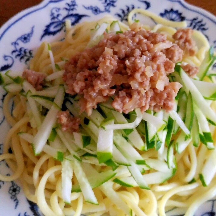 肉味噌の冷やし麺